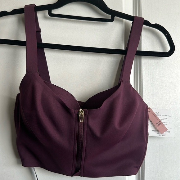Front-Close Sports Bra by Victoria Secret - Picture 4 of 7
